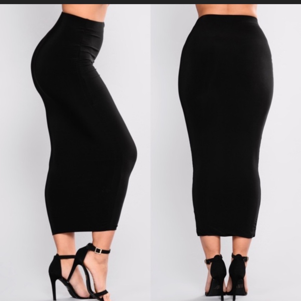 Fashion Nova bodycon Black Midi Skirt size small